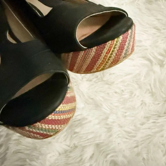 WITTNER | Multi Color Black Rainbow T-Strap Peep Toe Wedge Heels | Size 9, 40 - Picture 9 of 9